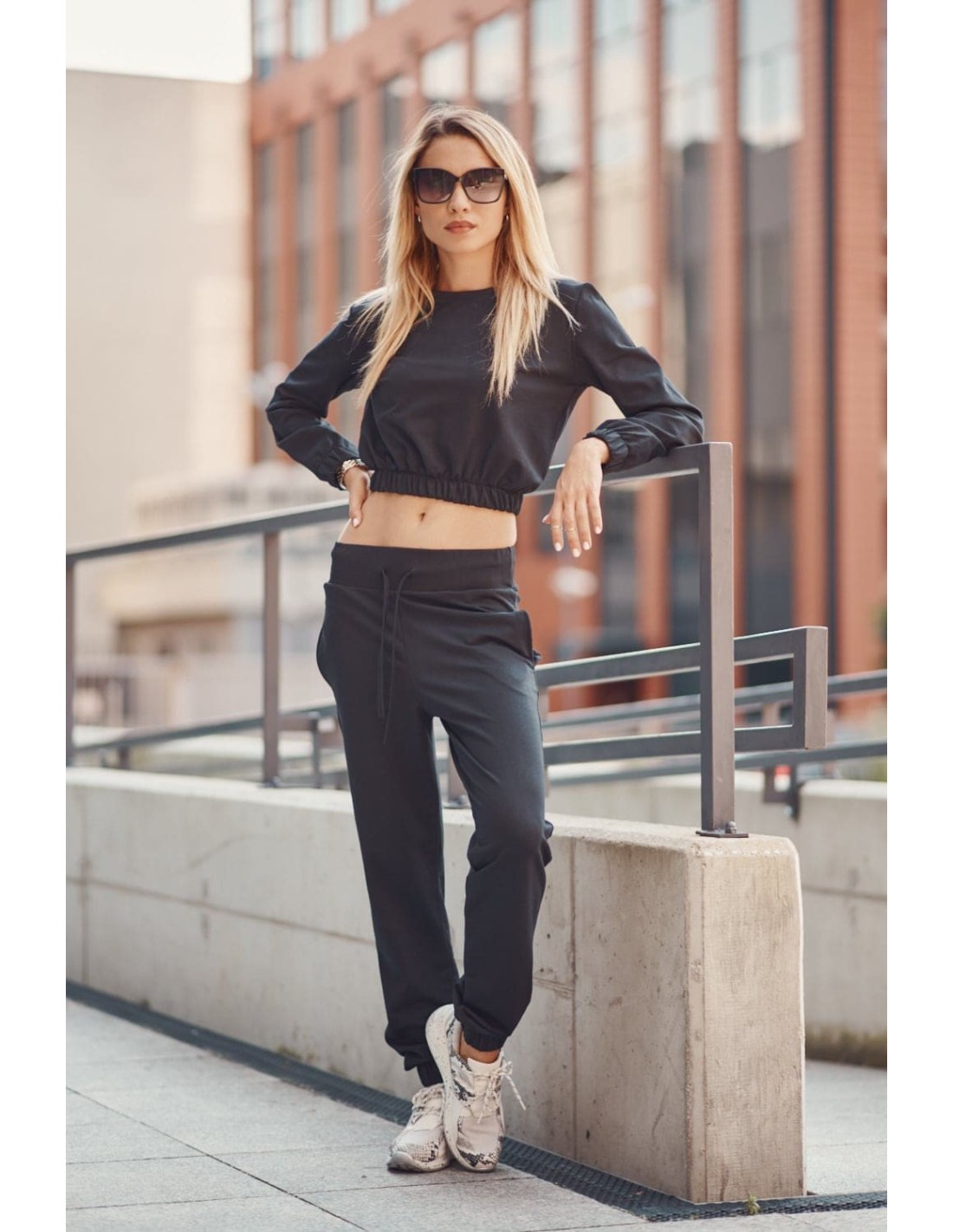 Smooth women\'s tracksuit in black FI529 - Online store - Boutique